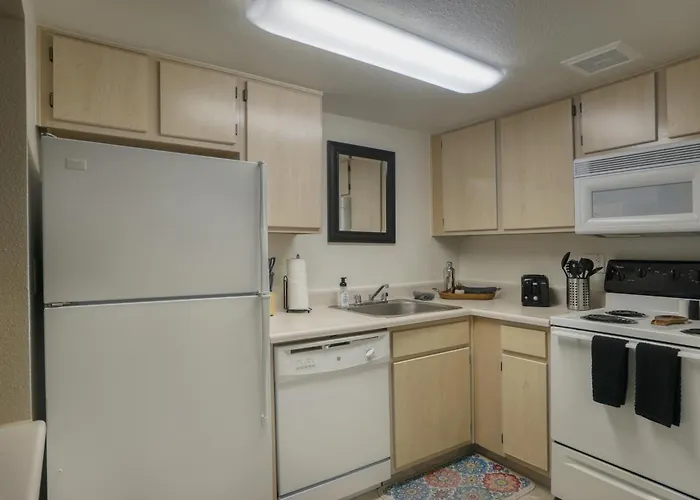 143 Fully Furnished 1br Suite-pet Friendly Apartment Scottsdale